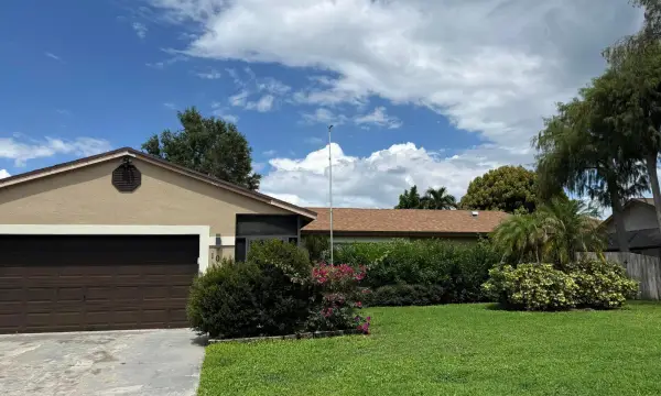 102 Sand Pine Way, Royal Palm Beach, FL 33411