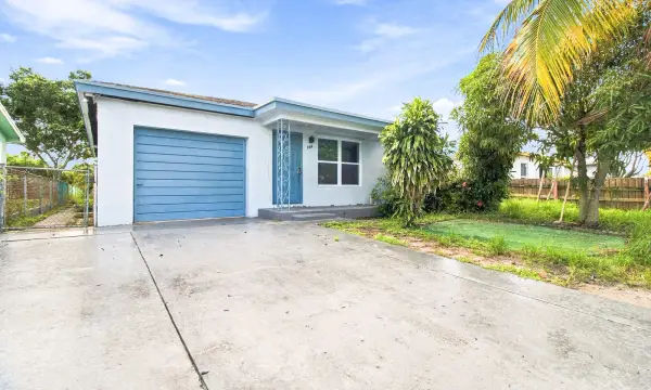 724 S D Street, Lake Worth Beach, FL 33460