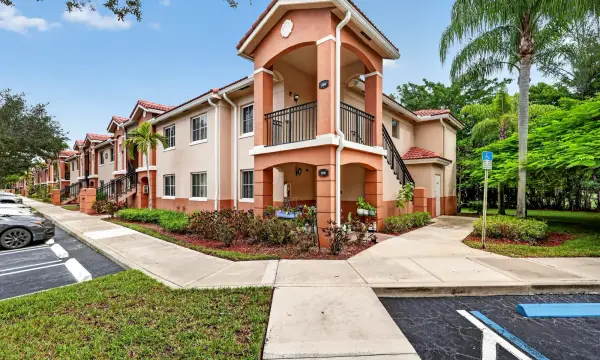3496 Briar Bay Boulevard 206, West Palm Beach, FL 33411