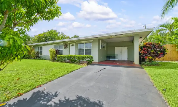 522 Heron Drive, Delray Beach, FL 33444