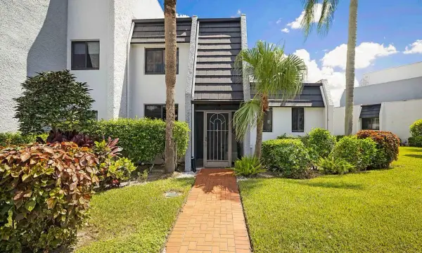 4238 Deste Court, Lake Worth, FL 33467