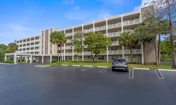 8735 Ramblewood Drive 409, Coral Springs, FL 33071