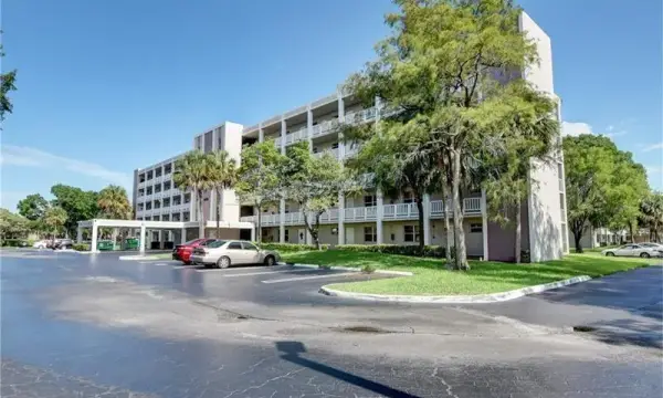 8735 Ramblewood Drive 212, Coral Springs, FL 33071