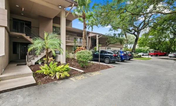 9503 NW 2nd Place 3-b, Coral Springs, FL 33071