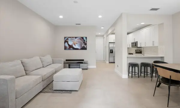 950 Marina Del Ray Lane 4, West Palm Beach, FL 33401