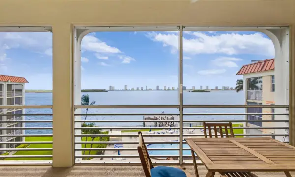 105 Paradise Harbour Boulevard 501, North Palm Beach, FL 33408