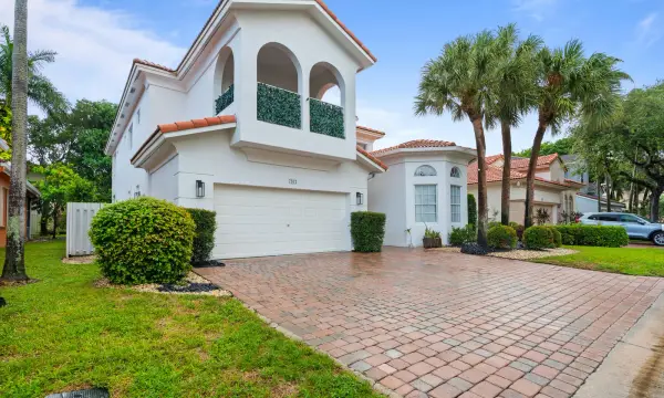 7372 NW 18th Court, Pembroke Pines, FL 33024