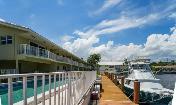 2311 NE 36th Street NE 2g, Lighthouse Point, FL 33064