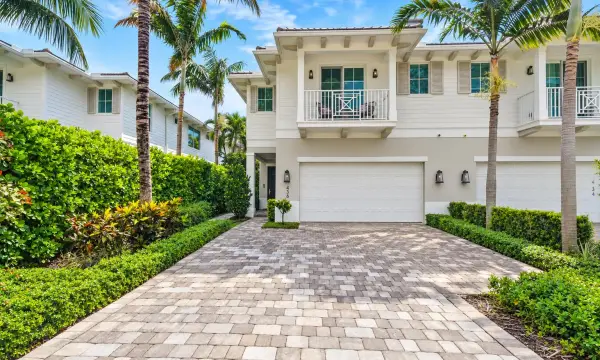436 NE Wavecrest Way, Boca Raton, FL 33432