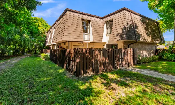 2517 NW 99th Avenue, Coral Springs, FL 33065