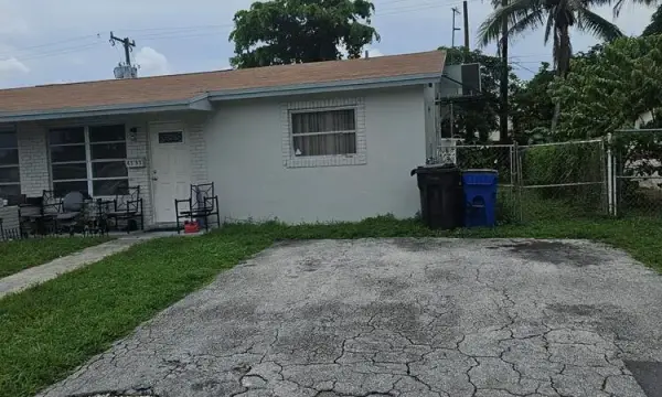4133 NW 39th Avenue, Lauderdale Lakes, FL 33309