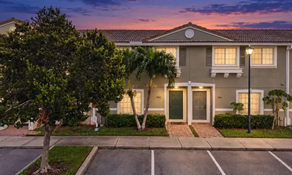 5963 Glasgow Way, Tamarac, FL 33321