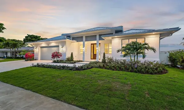 131 Dory Road S, North Palm Beach, FL 33408