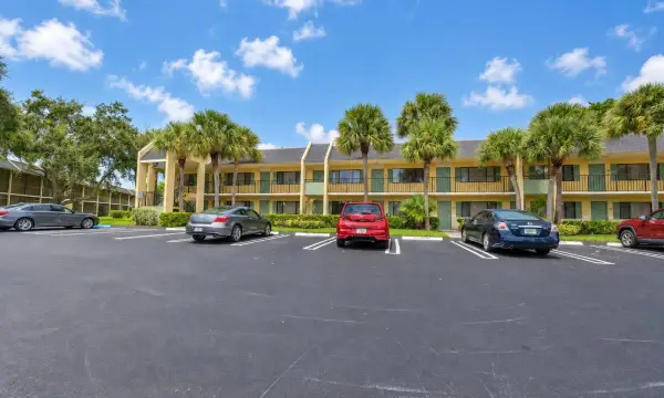1604 Meadows Circle W, Boynton Beach, FL 33436