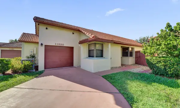 11330 SW 8th Place, Pembroke Pines, FL 33025