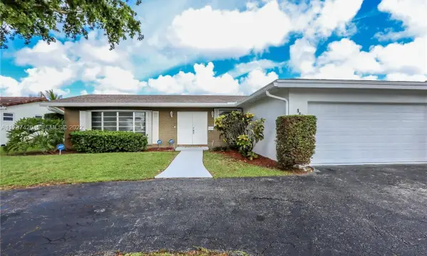 5017 Roosevelt Street, Hollywood, FL 33021
