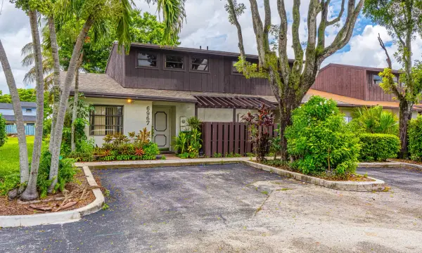 6967 SW 40th Street 5-r, Miramar, FL 33023