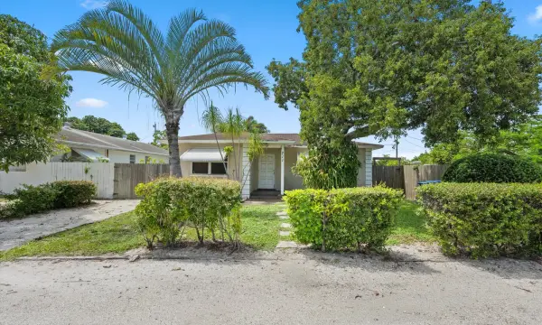 711 E Coast Avenue, Lantana, FL 33462