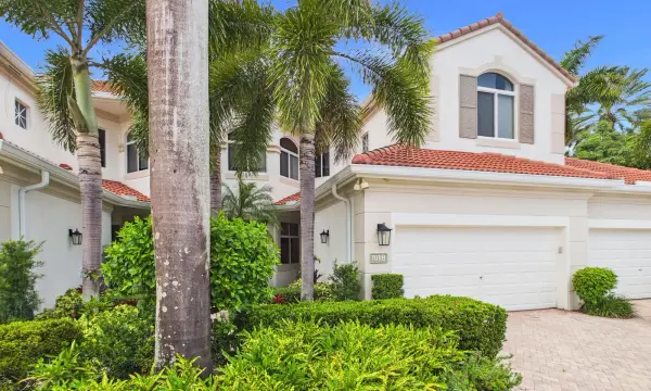 101 Palm Bay Circle B, Palm Beach Gardens, FL 33418