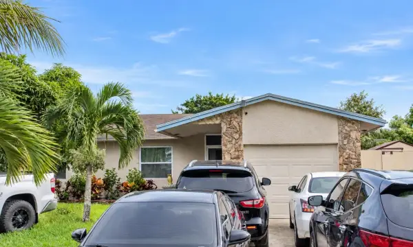 7526 SW 8th Street, North Lauderdale, FL 33068