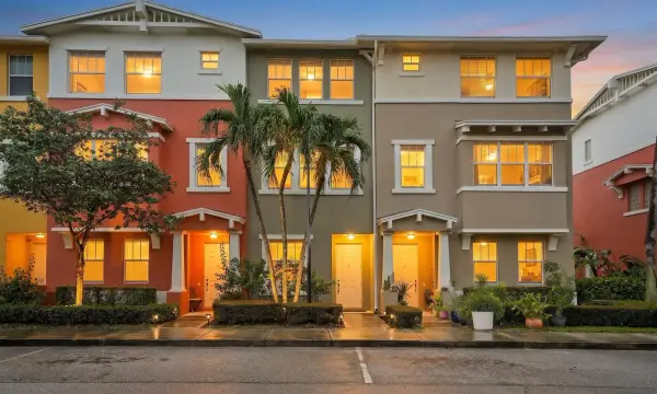 1740 San Benito Way 4, West Palm Beach, FL 33401