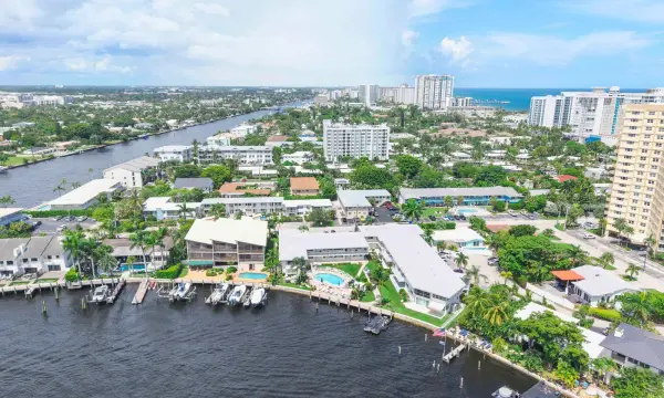 3216 SE 12th Street 10, Pompano Beach, FL 33062