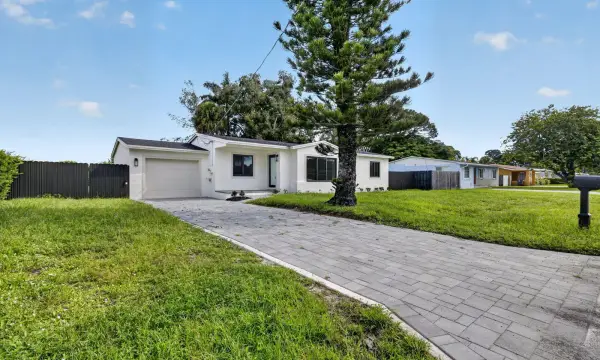 3185 Riddle Road, West Palm Beach, FL 33406