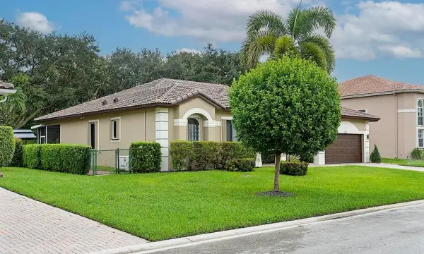 5734 NW 50th Drive, Coral Springs, FL 33067