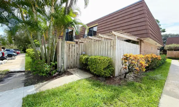 710 7th Lane, Palm Beach Gardens, FL 33418