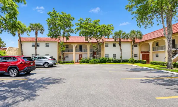 453 Lake Frances Drive, West Palm Beach, FL 33411