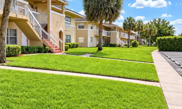 10113 Twin Lakes Drive 24-e, Coral Springs, FL 33071