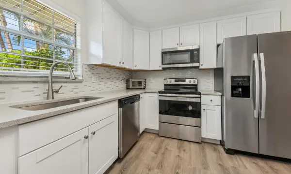 118 Amherst Lane, Lake Worth, FL 33467