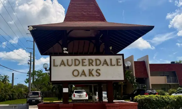 2901 NW 46th Avenue 405, Lauderdale Lakes, FL 33313