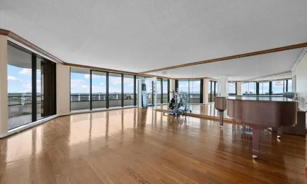 100 Lakeshore Drive 558, North Palm Beach, FL 33408