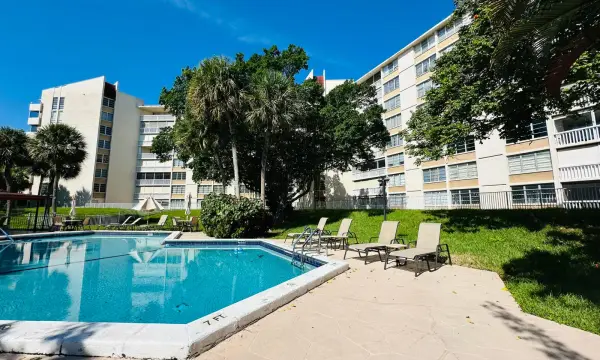 6902 Environ Boulevard 1c, Lauderhill, FL 33319