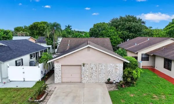 9811 SW 57th Street, Cooper City, FL 33328