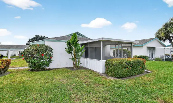 3060 Meridian Way N 8, Palm Beach Gardens, FL 33410