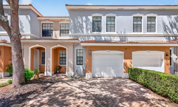 238 E Chrystie Circle, Delray Beach, FL 33484