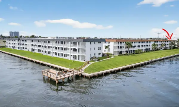 111 Shore Court 301, North Palm Beach, FL 33408