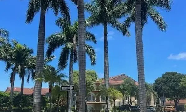 201 Villa Circle 201, Boynton Beach, FL 33435