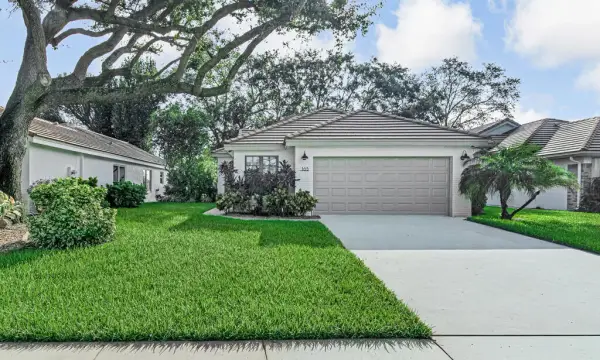 165 Sherwood Forest Drive, Delray Beach, FL 33445