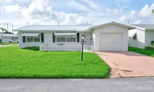 1590 SW 13th Terrace, Boynton Beach, FL 33426