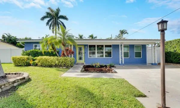 2210 NE 51st Street, Lighthouse Point, FL 33064