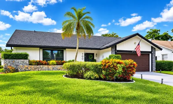 7007 NW 40th Place, Coral Springs, FL 33065