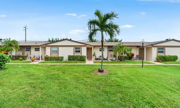 2883 Crosley Drive W F, West Palm Beach, FL 33415