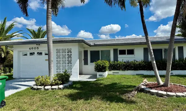4605 NW 49th Street, Tamarac, FL 33319