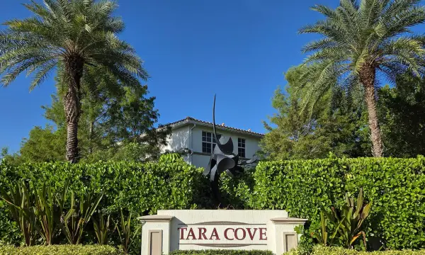 4679 Tara Cove Way, West Palm Beach, FL 33417
