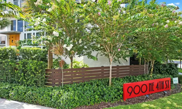 900 NE 4th Street B4, Fort Lauderdale, FL 33301
