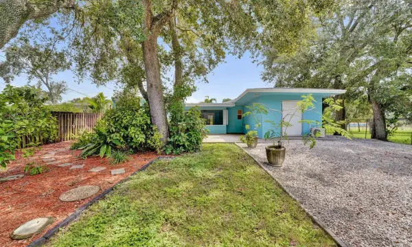 5081 SW 29th Way, Dania Beach, FL 33312