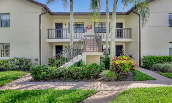 7690 Tahiti Lane 202, Lake Worth, FL 33467